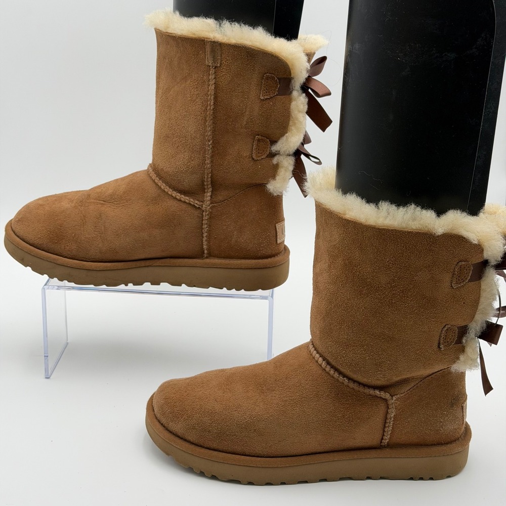 UGG Bailey Bow II Womens 8 Chestnut Suede Sheepskin Satin Bow Boots 1016225